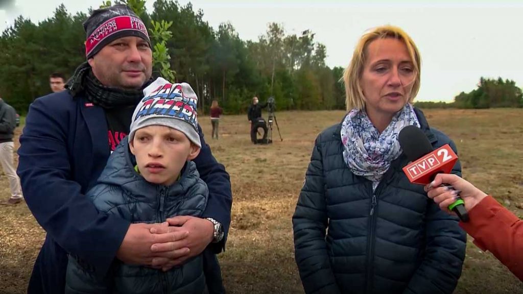 Materiał filmowy Panoramy TVP o wmurowaniu kamienia węgielnego Farmy